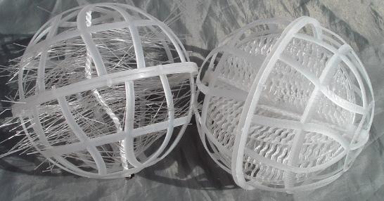 Suspended spherical packing